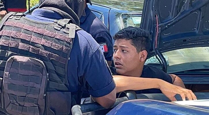 Detienen a sujeto en persecución; atropelló a policía en Juchitán (13:30 h)
