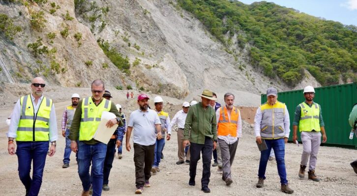 Jesús Romero y titular de SICT supervisan rehabilitación del puente El Tornillo en la autopista Mitla-Tehuantepec (20:01 h)