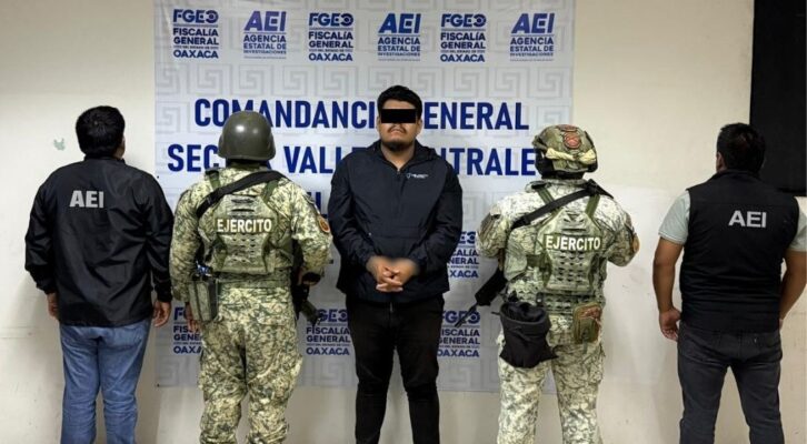 Cae otro implicado en robo de 2.6 millones de pesos afuera de sucursal de Santander de Santa Rosa (15:00 h)
