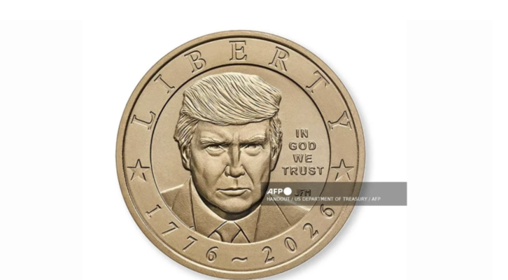Ya es oficial la moneda de 1 dólar con el rostro de Trump y hay fila para adquirirla (17:30 h)