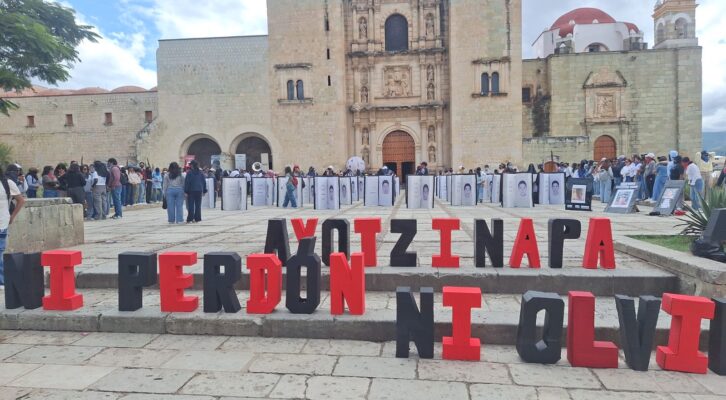 A 12 años de su desaparición, CENEO exige presentación de los 43 normalistas de Ayotzinapa (14:31 h)