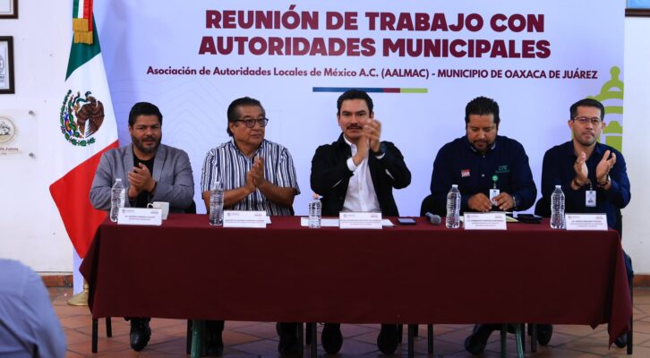 Ray Chagoya encabeza reunión de AALMAC con CFE para fortalecer gestiones de alumbrado público (18:00 h)