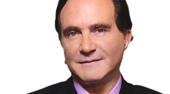 Muere Óscar Mario Beteta, periodista y referente de la radio en México (21:30 h)