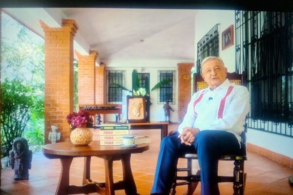 AMLO aparece en redes, discurso a descalificar a sus antecesores (19:24 h)