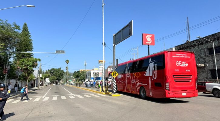 SEGO ofrece diálogo a habitantes de Santiago Choápam; concluye bloqueo en el crucero del estadio de béisbol (10:30 h)